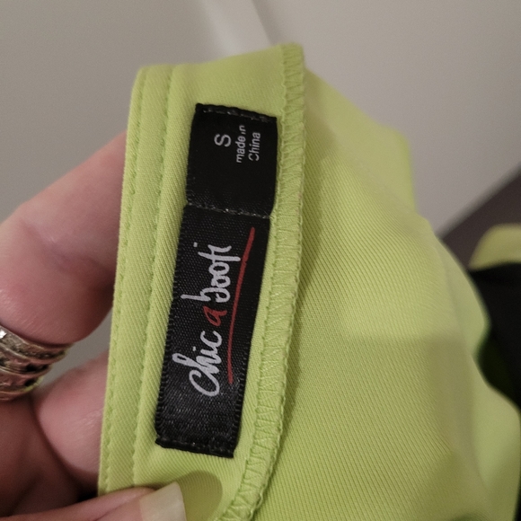 Chic-a-booti Lime green and black dress. - Picture 4 of 4